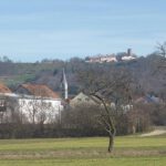 Landappbw_354916_1818_Blick_über_Salach_hoch_zur_Burg_Staufeneck_Salach