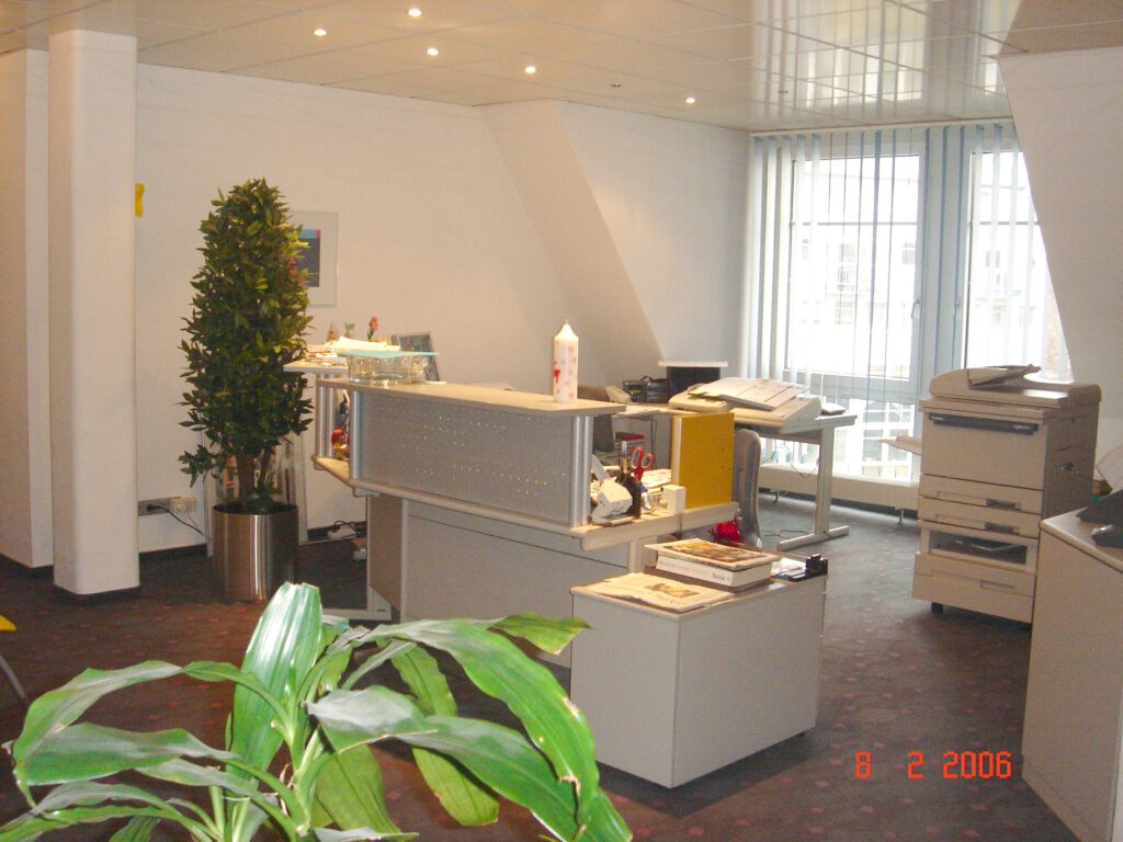 Sekretariat des damaligen Immobilienbüros am Schillerplatz in Göppingen im Jahr 2006
